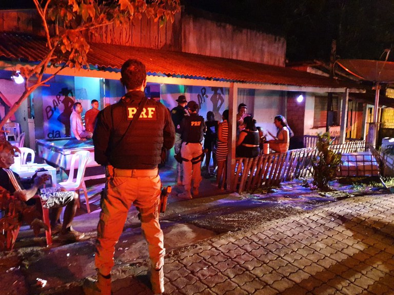 Polícia Rodoviária resgata adolescentes em bar de Rorainópolis
