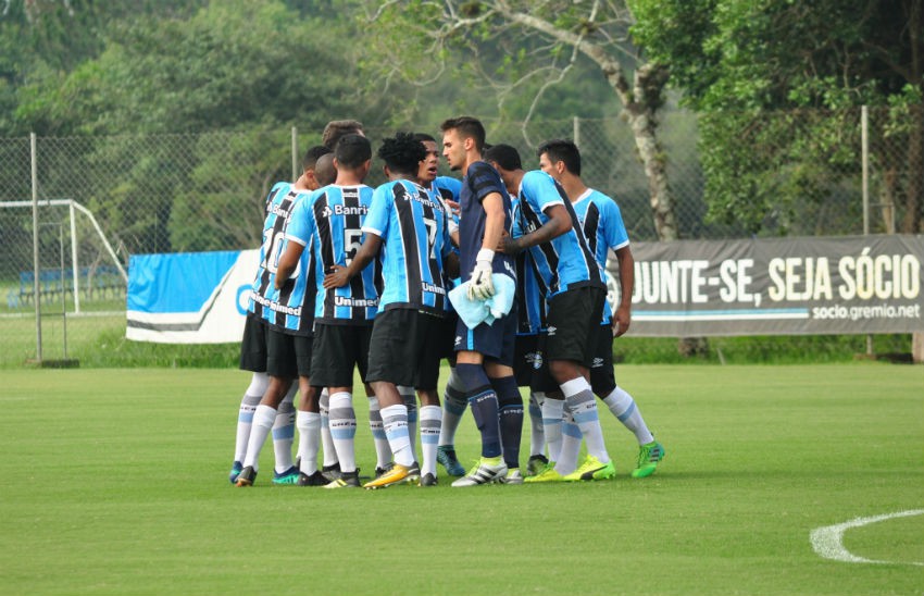 Escolinha de futebol realiza “peneirão” para o Grêmio de Porto Alegre