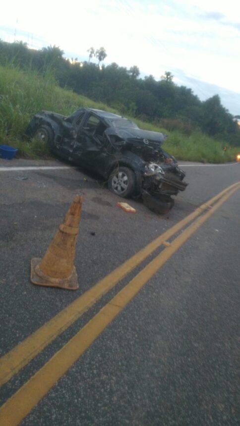 Jovem de 21 anos é arremessado de carro em acidente na RR-205