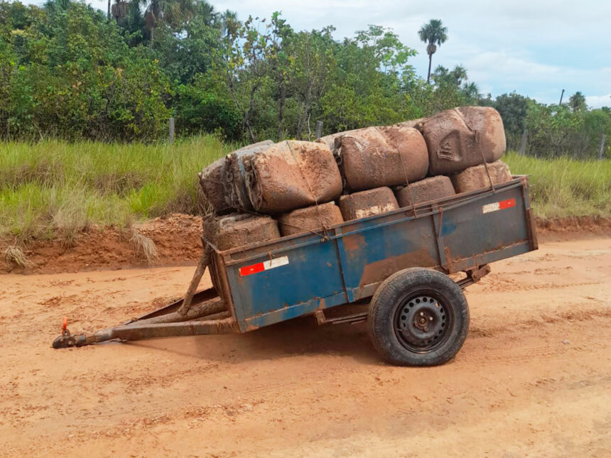 Exército apreende mais de 3 mil litros de combustível na TI Yanomami