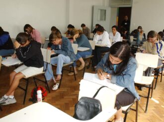 Quase 10 milhões de jovens sem ensino básico estão fora da escola