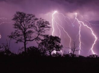 Saiba como se proteger de raios durante tempestades