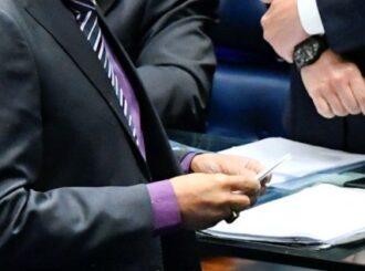 Mecias se envolve em mais uma polêmica nacional