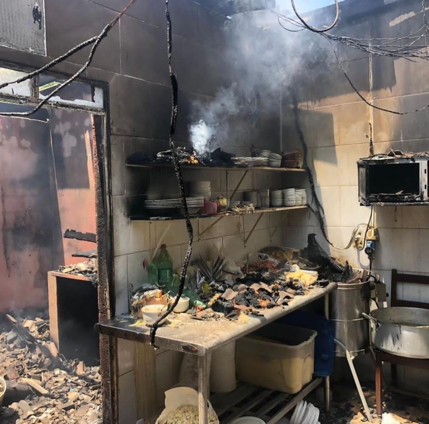 Cozinha de restaurante pega fogo após vazamento de gás em Boa Vista
