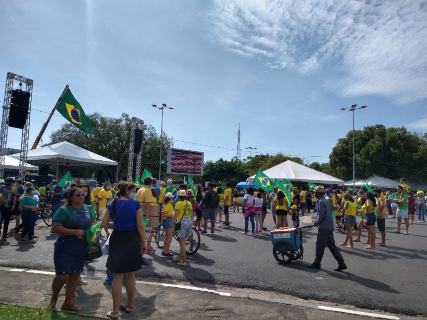 Ato pró-Bolsonaro em RR pede impeachment de ministros e voto impresso