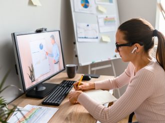Governo Federal vai conectar 138,4 mil escolas à internet até 2026