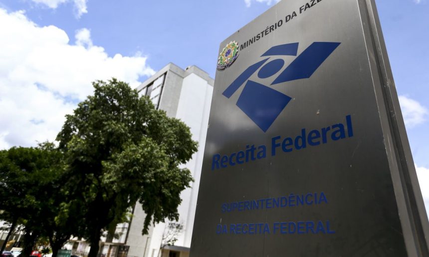 Receita Federal lança concurso com salários de R$ 11,6 a R$ 21 mil