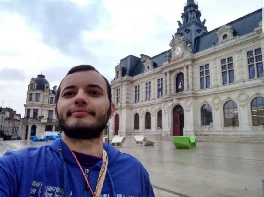 Após vaquinha, estudante de RR chega à França para cursar mestrado