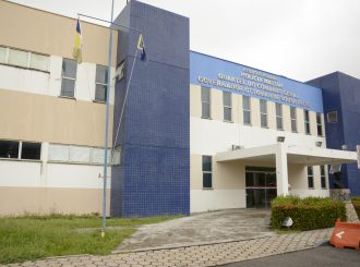 Policiais militares são flagrados aos beijos dentro de viatura em Boa Vista