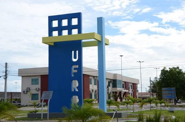 UFRR abre concurso público para professor efetivo em 14 áreas com salários de até R$ 10,8 mil