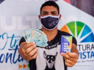 Antecipou pagamento, reajuste e vale-transporte