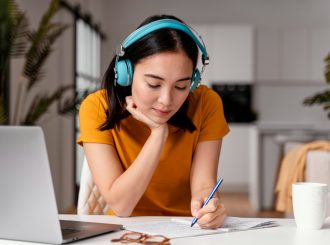 OMS estima que mais de um bilhão de jovens poderão desenvolver perda auditiva