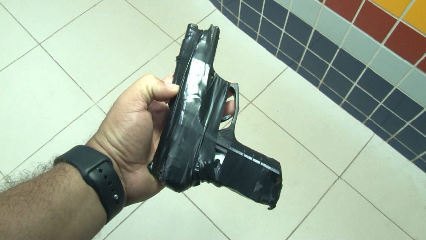 PMRR apreende adolescente com arma falsa