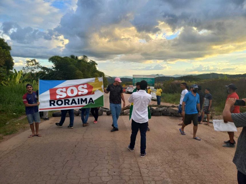 Após manifestação, trecho da BR-174 em Pacaraima é liberado