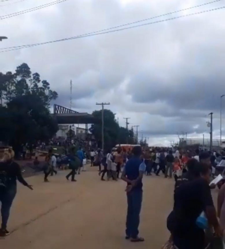 Moradores de Pacaraima organizam protesto após morte de comerciante