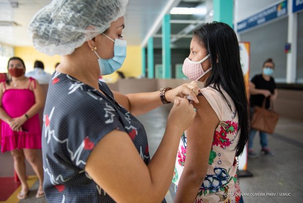 Mais de 1,2 mil vacinas contra a Covid foram aplicadas em mobilização
