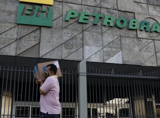 Concurso da Petrobras, com remuneração de R$ 5,8 mil será aplicado em 35 cidades; veja lista