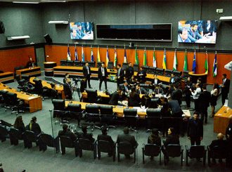 Assembleia aprova pedido de informações sobre pagamento ilegal de R$ 22,6 milhões a empresário feito pelo Governo