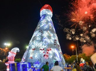 Prefeitura acende luzes de Natal em Boa Vista