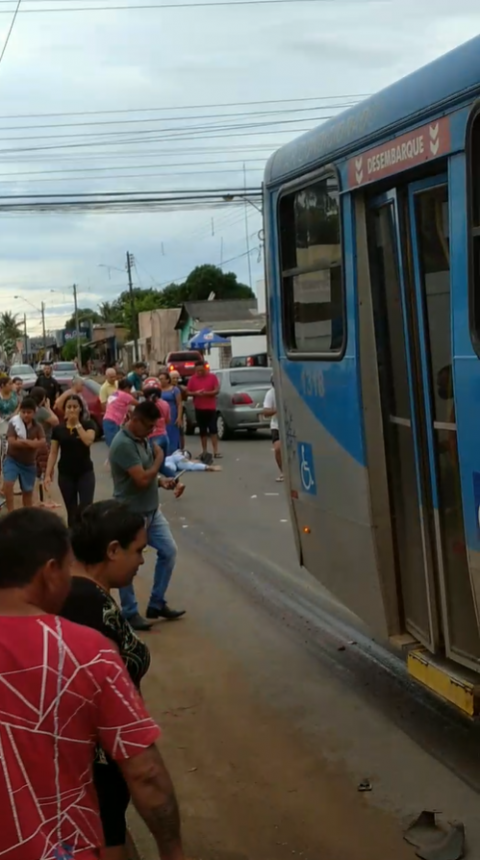 Homem morre em acidente entre motocicleta e ônibus no Santa Luzia