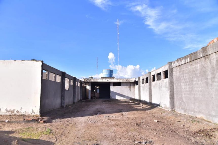 Com entrega atrasada há mais de um ano, governo adia obras no Hospital de Bonfim