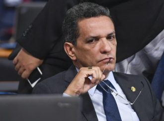 Indícios de irregularidades: senador Mecias de Jesus é autor de emenda Pix na mira do STF