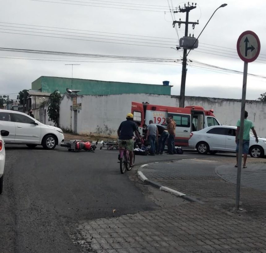 Homem fica ferido após acidente entre carro e motocicleta em Boa Vista