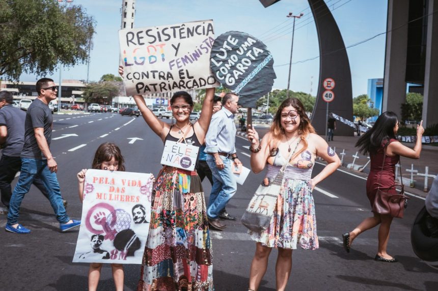 ‘Os impactos do garimpo na vida das mulheres’ é tema de live no Dia Internacional da Mulher