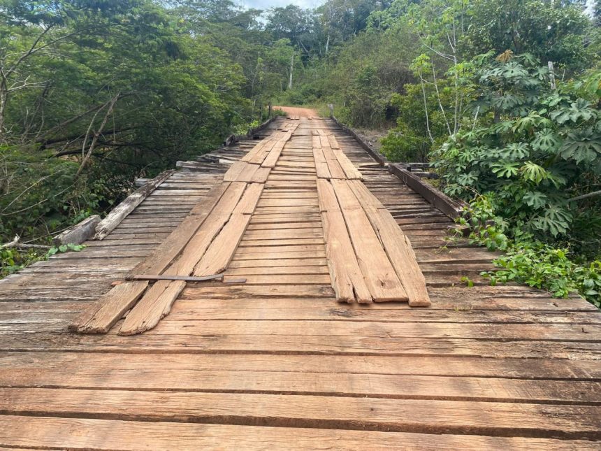 Governo realiza obra em ponte no Cantá e não disponibiliza desvio para carros, denuncia moradora