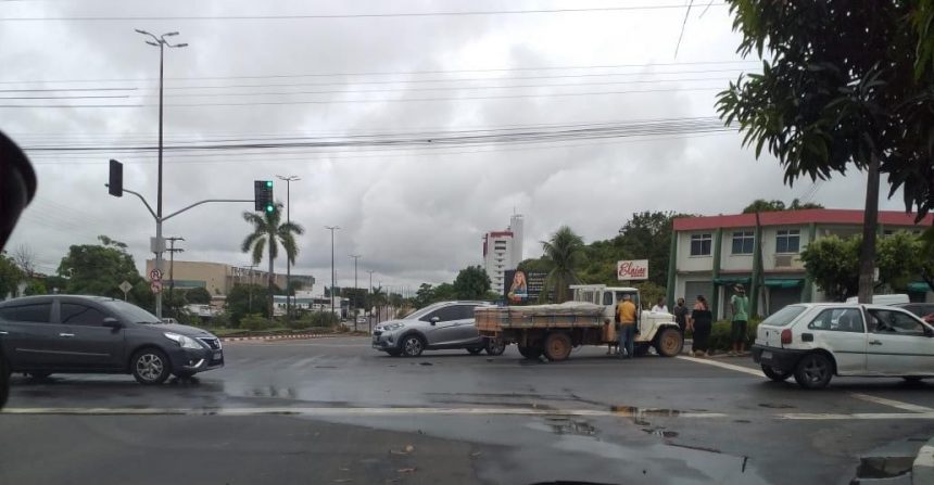 Acidente envolvendo dois veículos deixa cinco pessoas feridas em Boa Vista