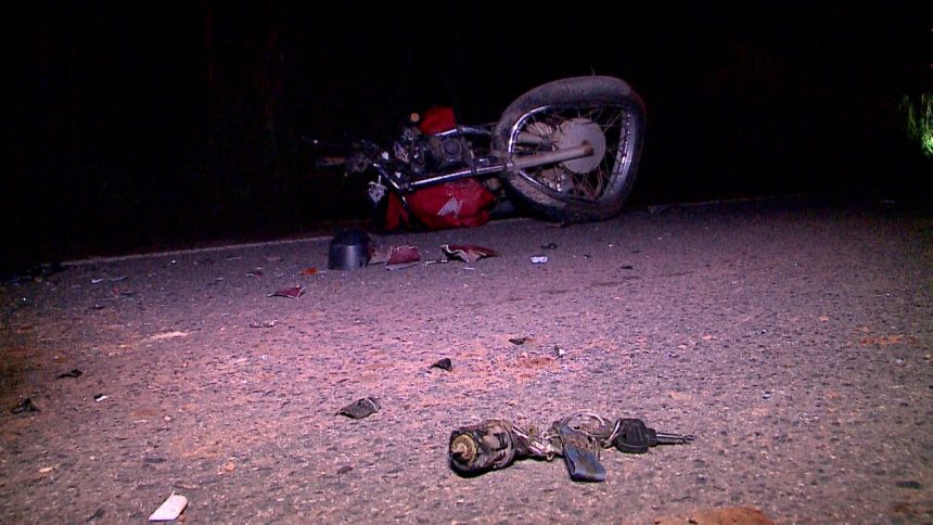 Motociclista morre em acidente na BR-174 e motorista de caminhão foge do local em RR