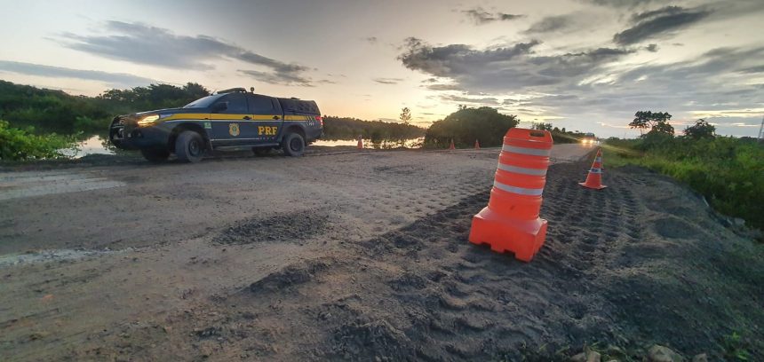 BR-174 é liberada no Sul de Roraima após reestruturação em buraco