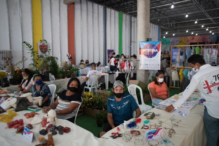 Integrarte: feira de artesanato incentiva integração de imigrantes e refugiados em Boa Vista
