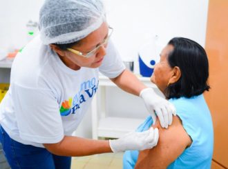 Boa Vista inicia 2ª dose de reforço de vacina contra Covid para pessoas a partir de 50 anos neste sábado