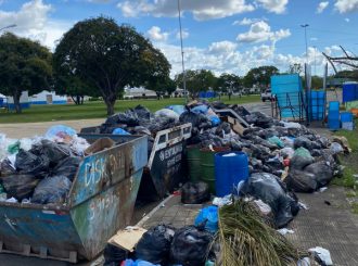 Quadrilheiro reclama de acumulo de lixo em arraial do Parque Anauá