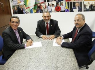 Gastaram mais de R$ 5,5 milhões em cota parlamentar durante quatro anos de mandato