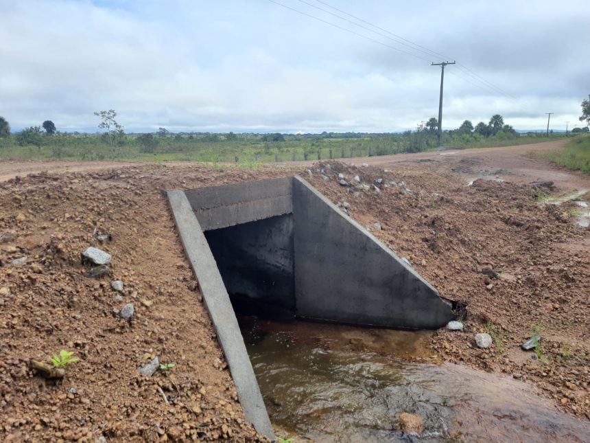 PRIVILÉGIO: estrada da fazenda do governador foi reformada com serviço de qualidade em Iracema