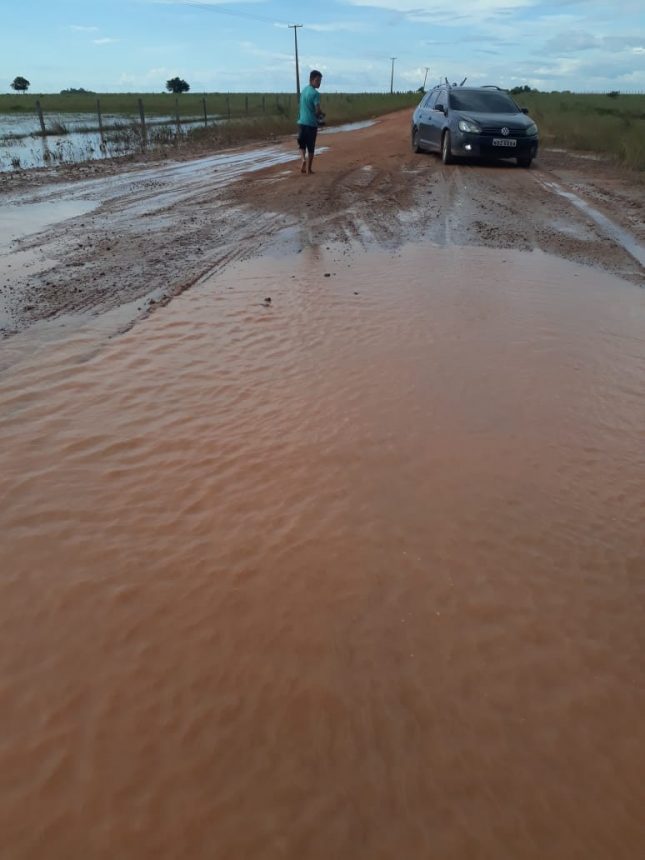 Produtora reclama de abandono da estrada da Vila São Silvestre; “esquecida”