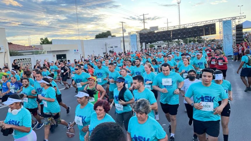 Depois de dois anos, mais de 12 mil pessoas participam da tradicional Corrida 9 de Julho