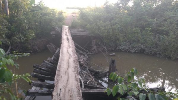Governo não enviou equipe para consertar pontes quebradas da Vicinal do Campinho