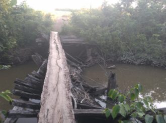 Morador de Alto Alegre relata dificuldade de locomoção com pontes quebradas em vicinal
