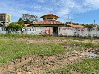 Governo não reformou escola nem mantém o transporte escolar