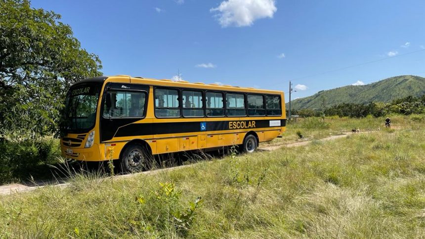 Alunos de escola infantil estão sem ir às aulas por falta de transporte escolar na Vila Campos Novos, em Iracema