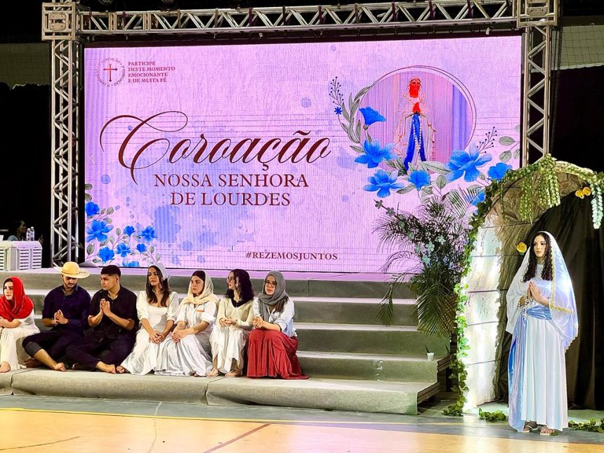 Após dois anos, tradicional coroação de Nossa Senhora de Lourdes é realizada de forma presencial em Boa Vista