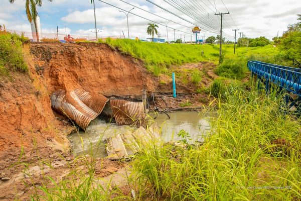 Trecho urbano da BR-174 passa por obra emergencial no bairro 13 de Setembro