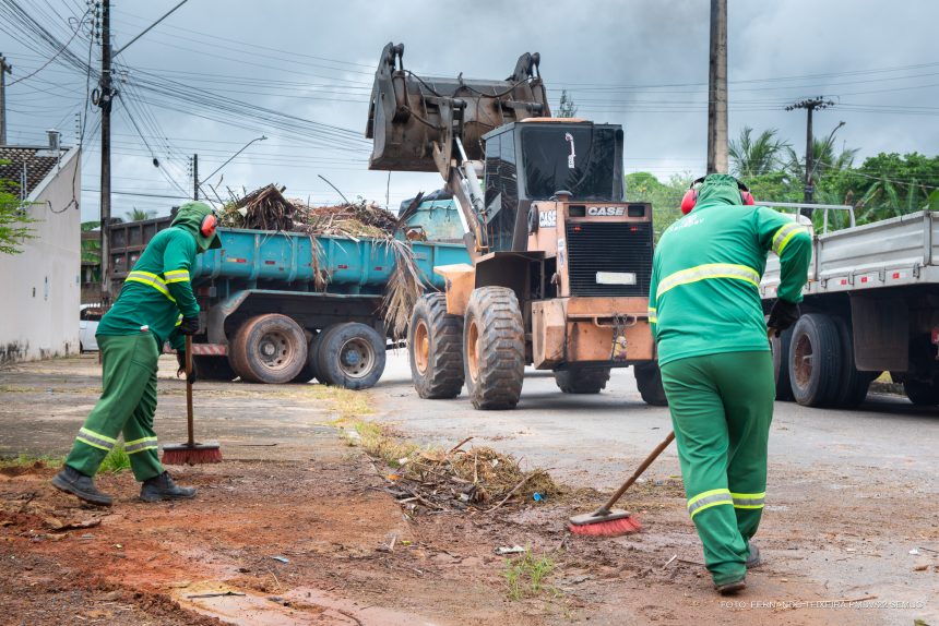 Prefeitura realiza limpeza nos bairros Senador Hélio Campos, Equatorial e Bela Vista