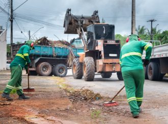 Prefeitura realiza limpeza nos bairros Senador Hélio Campos, Equatorial e Bela Vista