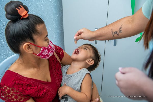 Pesquisadores apontam alto risco de volta da poliomielite no Brasil