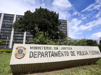 Polícia Federal vai investigar suspeita de genocídio e omissão de socorro na Terra Yanomami