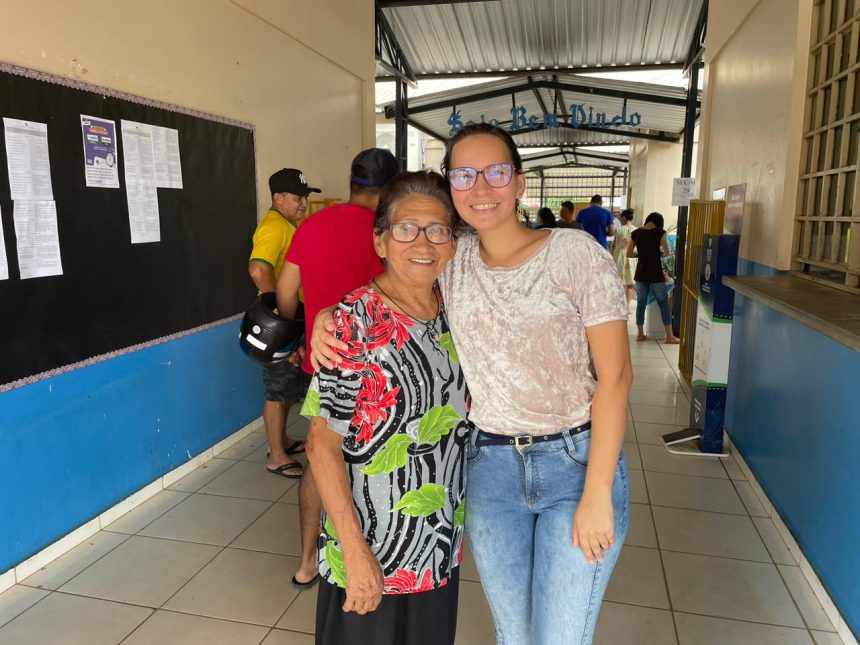 ‘Eu gosto de votar’: diz eleitora de 78 anos em Boa Vista que fez questão de comparecer à seção eleitoral mesmo sem obrigatoriedade